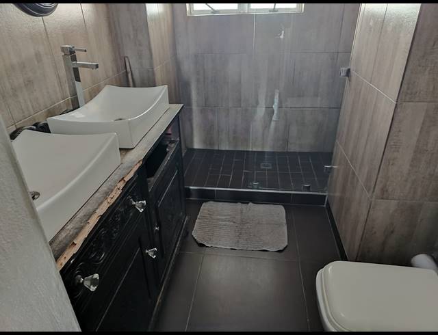2.5 BEDROOM FLAT FOR SALE IN SOUTH BEACH